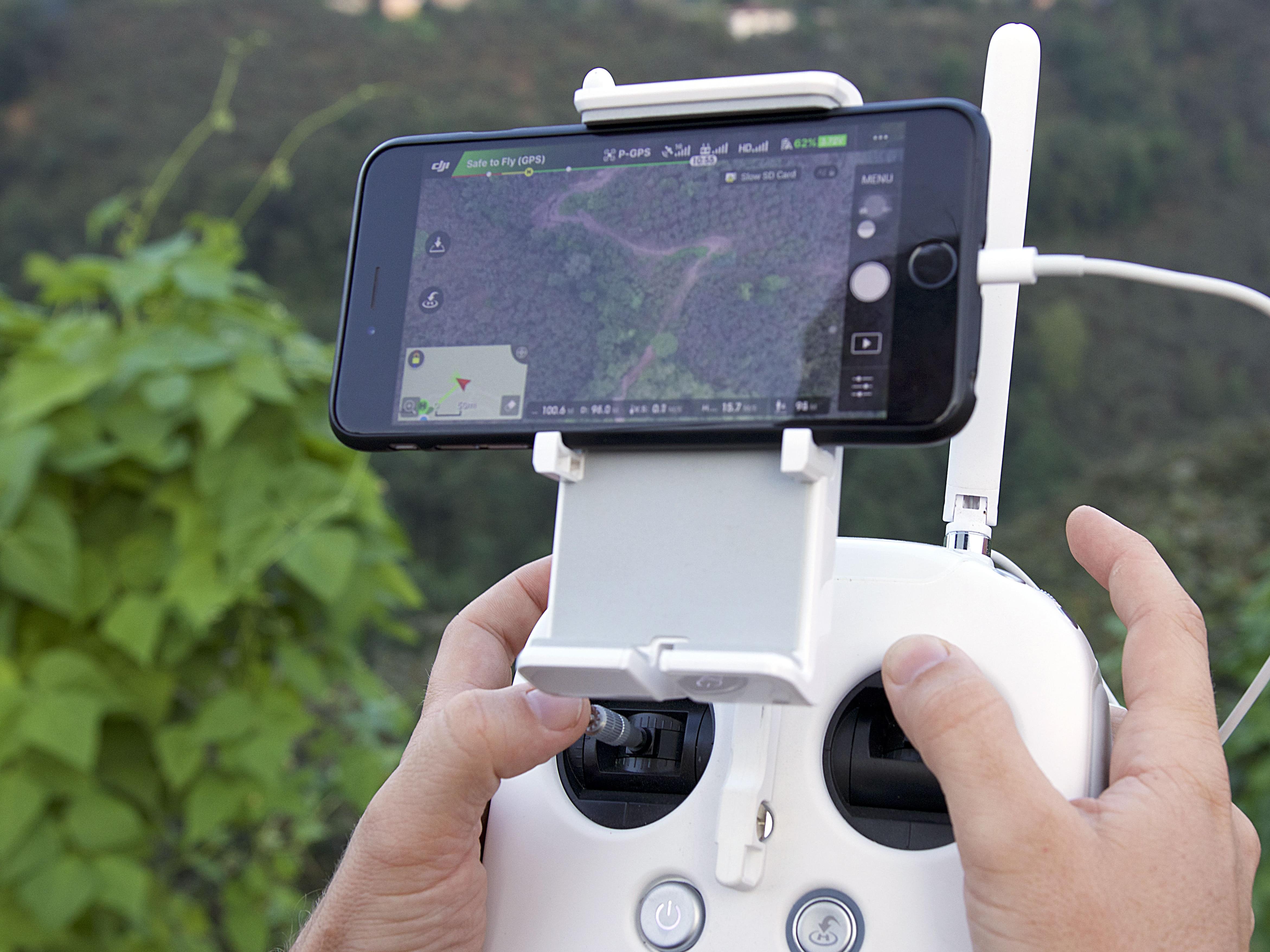 Capturing drone footage of hazelnuts in Turkey © Giuseppe Cipriani for UTZ